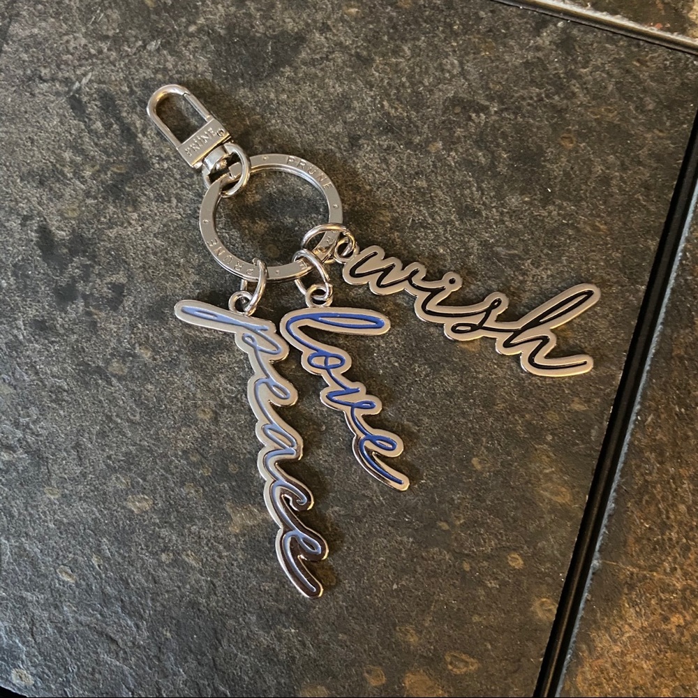 Prune keychain - Picture 3 of 6